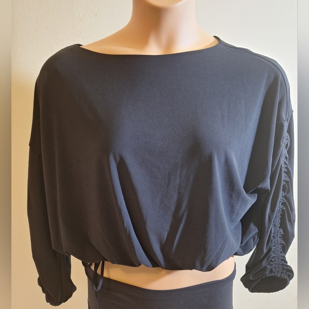 NWT Express Top Black Size M